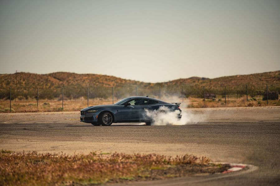 Ford Mustang Dark Horse