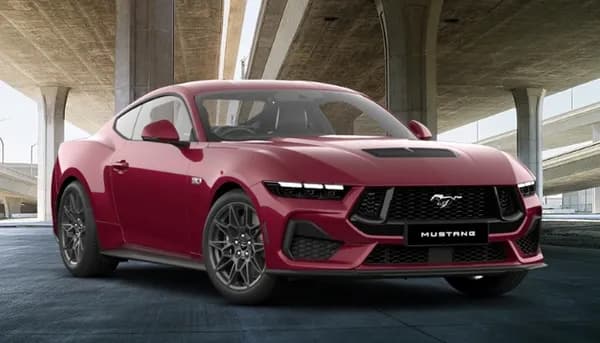 Mustang GT exterior in Molten Magenta paint colour option