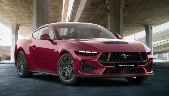 Mustang GT exterior in Molten Magenta paint colour option