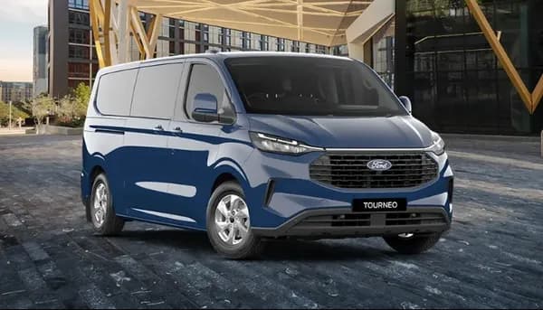 New Tourneo Custom exterior in Blazer Blue paint colour option