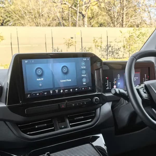 Ford Tourneo Custom interior console touchscreen — gallery