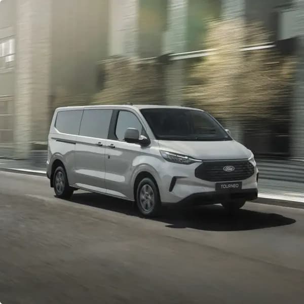 Ford Tourneo Custom side profile — gallery