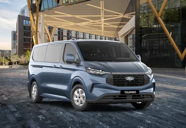 Ford Tourneo Trend model walk — gallery
