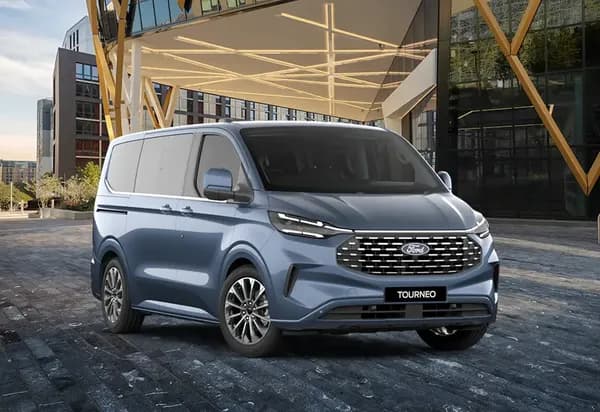 Ford Tourneo Titanium X model walk — gallery