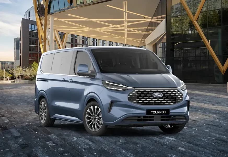 Ford Tourneo Titanium X model walk — gallery