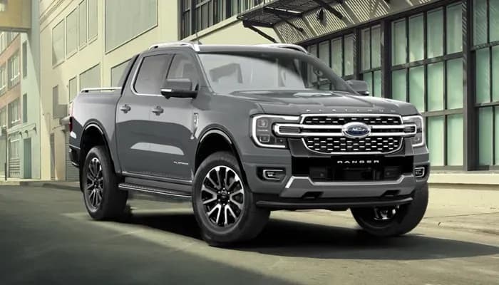 Ranger Platinum exterior in Iconic Silver paint colour option