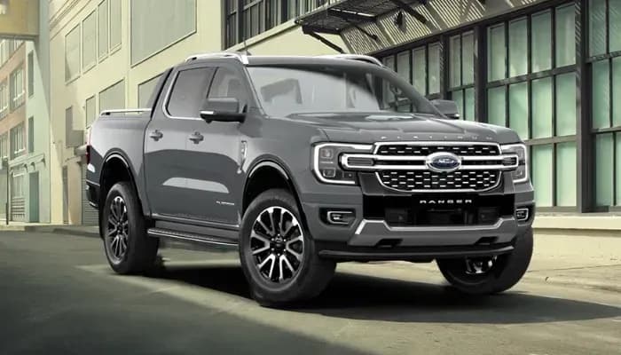 Ranger XLT exterior in Iconic Silver paint colour option