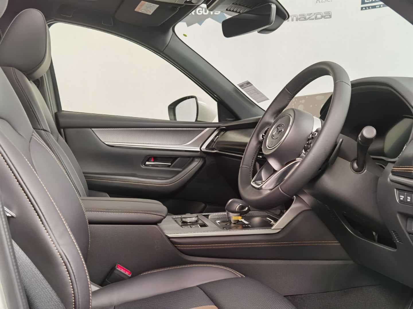 MAZDA CX-60 3.3L DE TAKUMI AWD A/T image 14