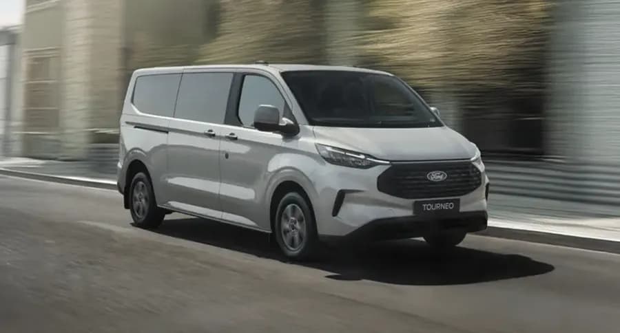 New Tourneo Custom EcoBlue power and torque — Ford feature highlight
